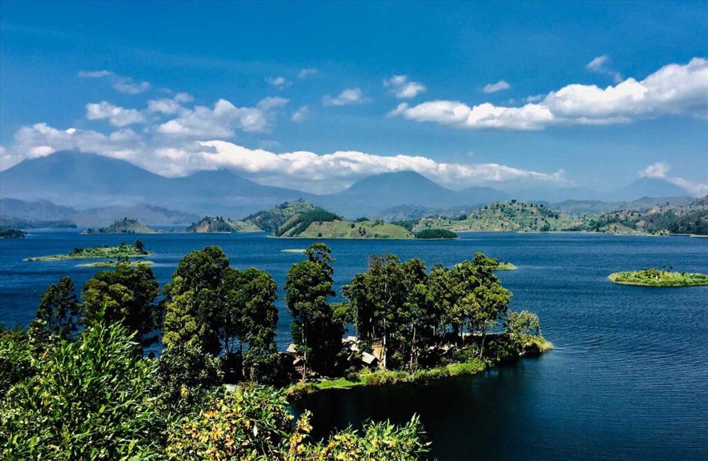 3-day tour of Entebbe or Kampala and Bwindi Impenetrable