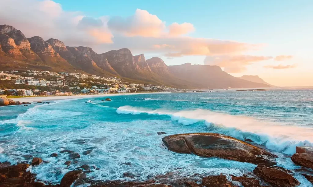9-day tour of Southern Africa: Discover Johannesburg, Gauteng, Victoria Falls (Zimbabwe and Zambia), Kasane, Chobe, Okavango Delta, and Khwai