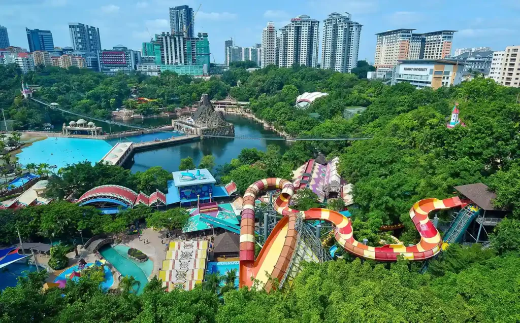 7-day Malaysia tour from Kuala Lumpur, to Genting Highlands, & Sunway Lagoon